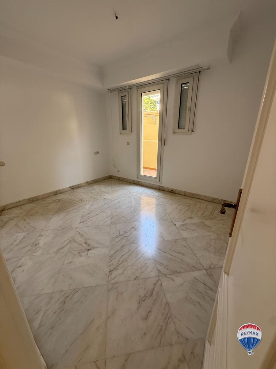 4 soverom Leilighet til salgs i Malaga by med svømmebasseng garasje - € 1 500 000 (Ref: 9311118)