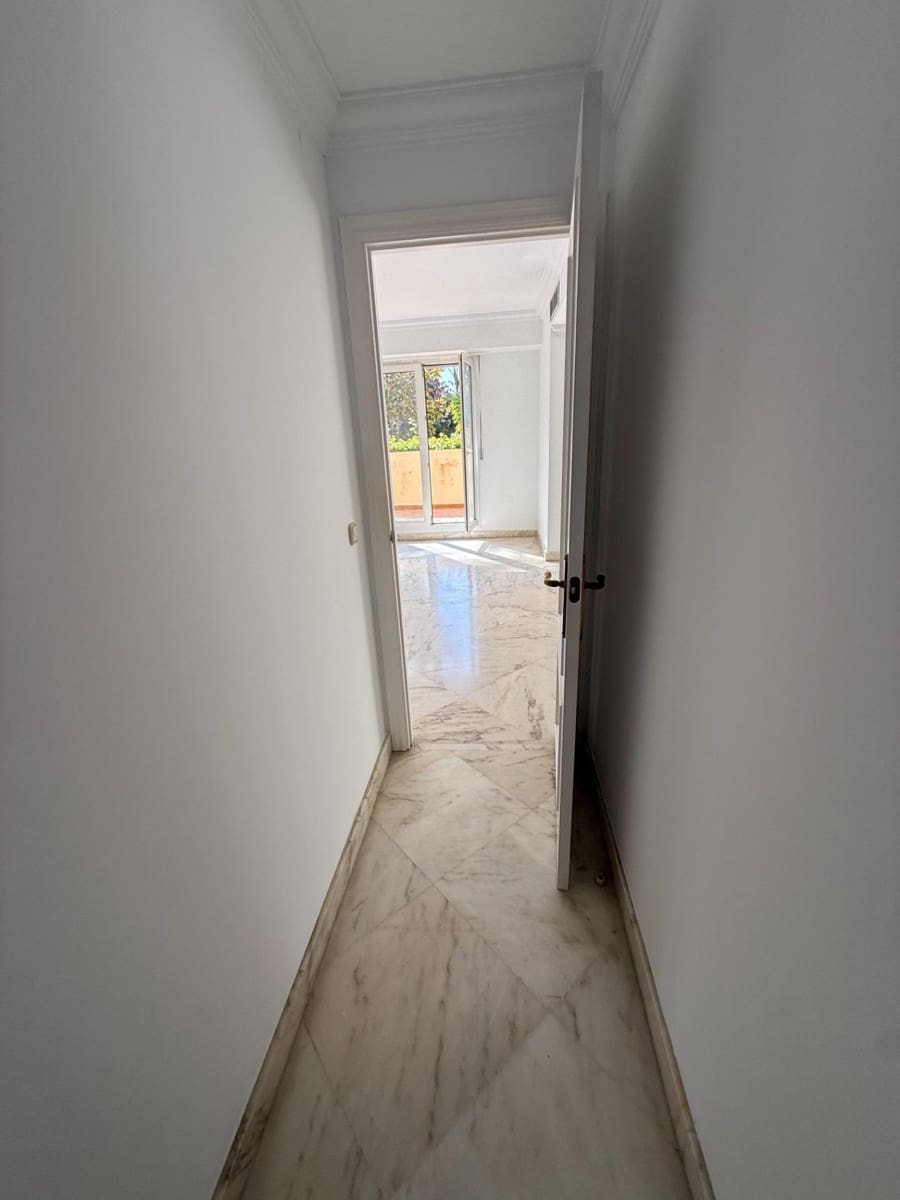 4 soverom Leilighet til salgs i Malaga by med svømmebasseng garasje - € 1 500 000 (Ref: 9311118)