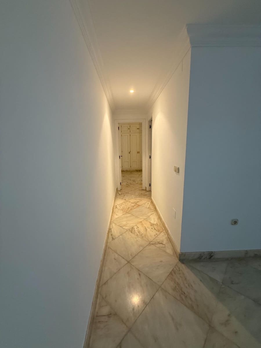 4 soverom Leilighet til salgs i Malaga by med svømmebasseng garasje - € 1 500 000 (Ref: 9311118)