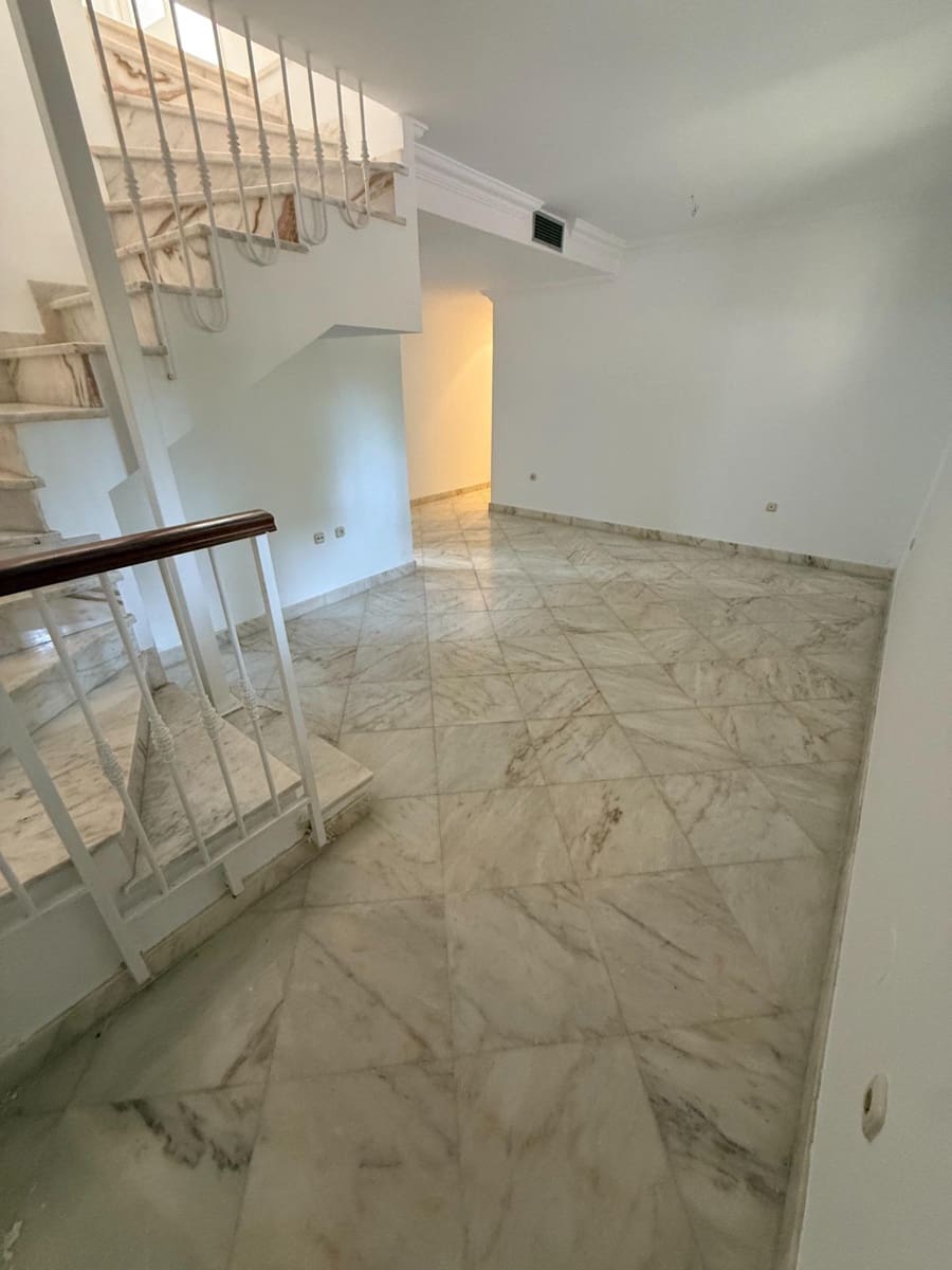 4 soverom Leilighet til salgs i Malaga by med svømmebasseng garasje - € 1 500 000 (Ref: 9311118)