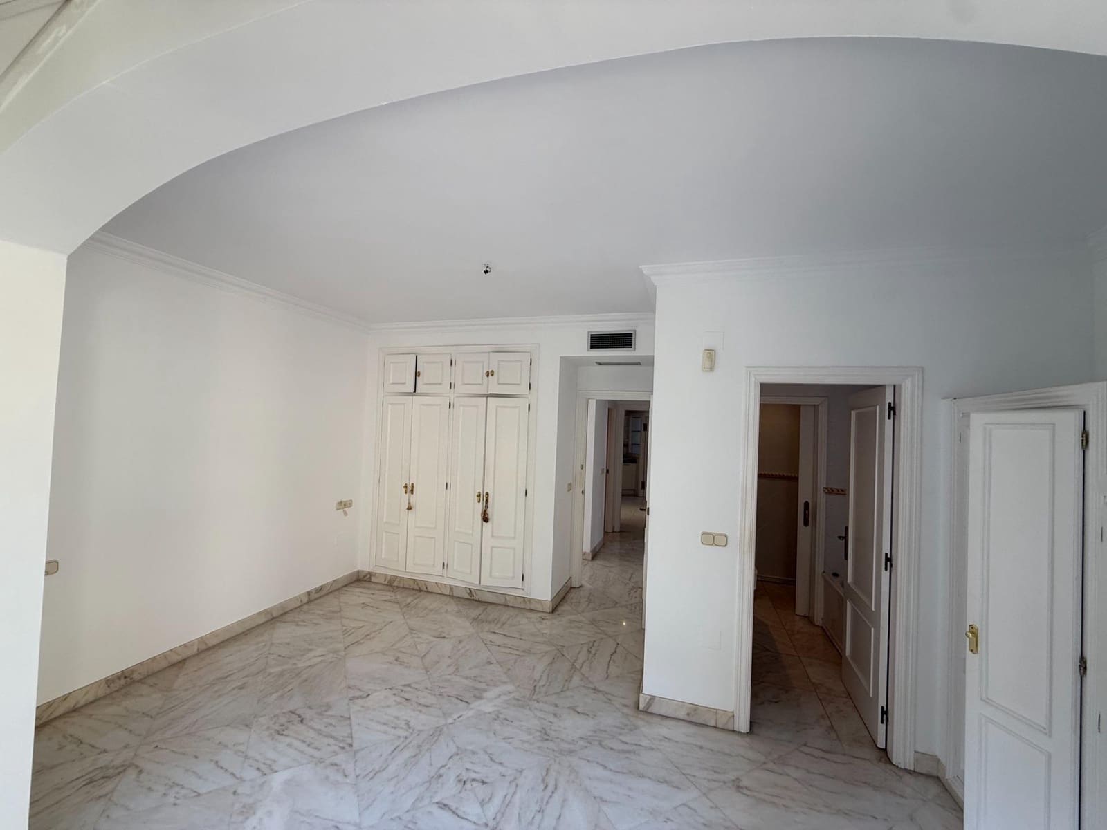 4 soverom Leilighet til salgs i Malaga by med svømmebasseng garasje - € 1 500 000 (Ref: 9311118)