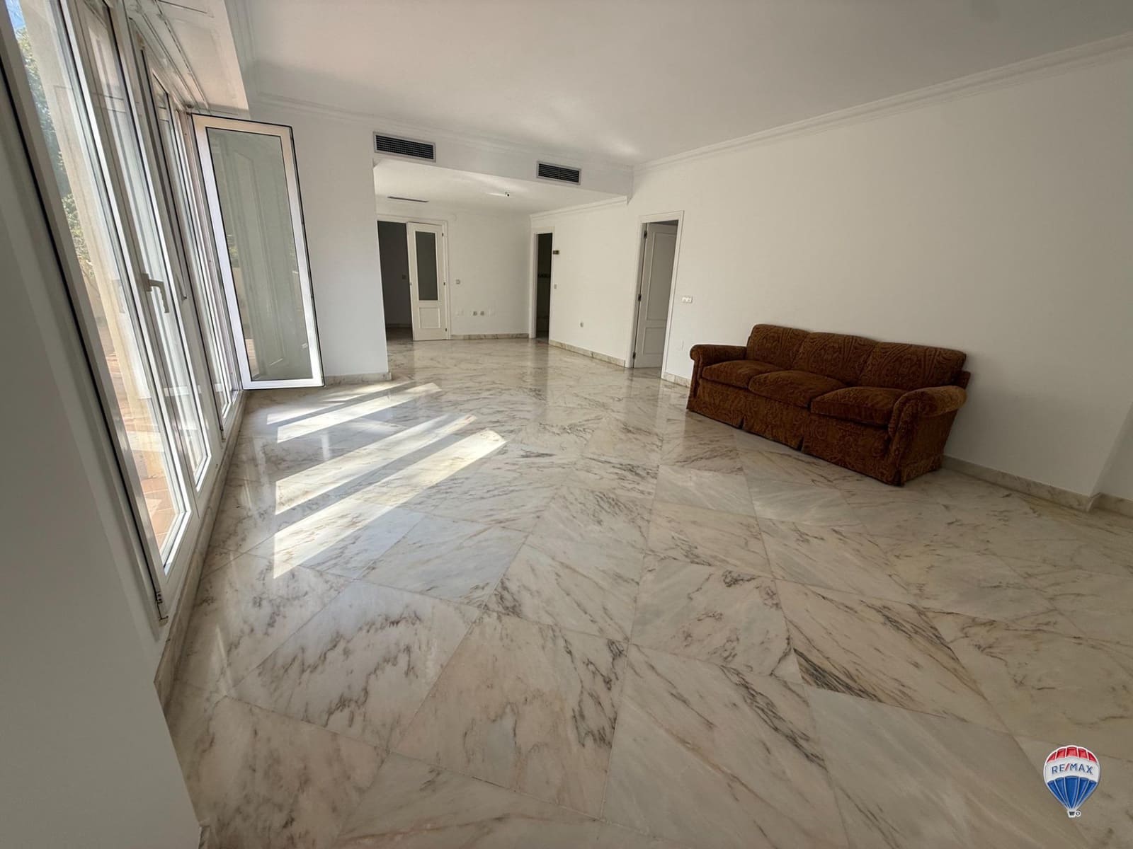 4 soverom Leilighet til salgs i Malaga by med svømmebasseng garasje - € 1 500 000 (Ref: 9311118)