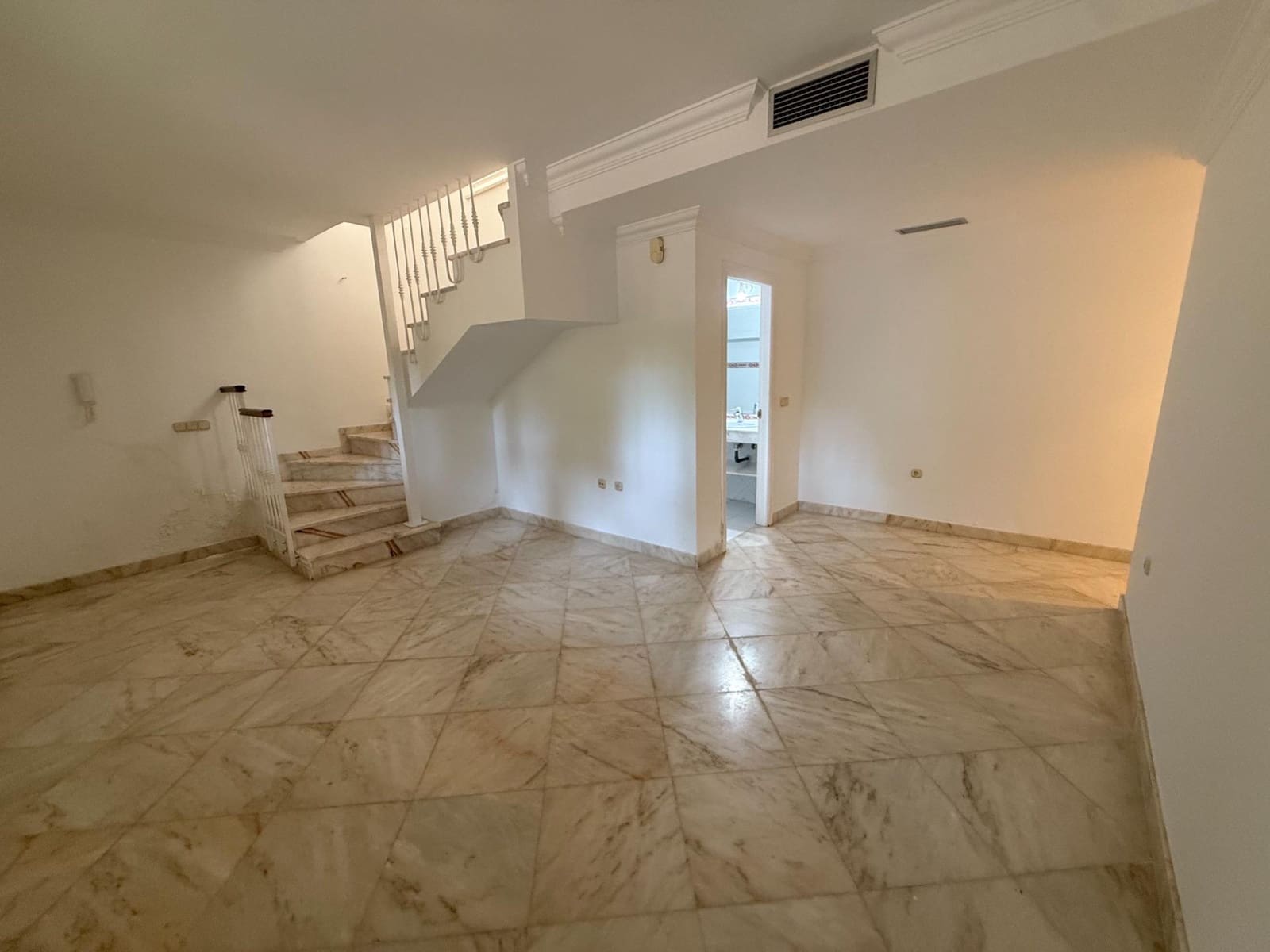 4 soverom Leilighet til salgs i Malaga by med svømmebasseng garasje - € 1 500 000 (Ref: 9311118)