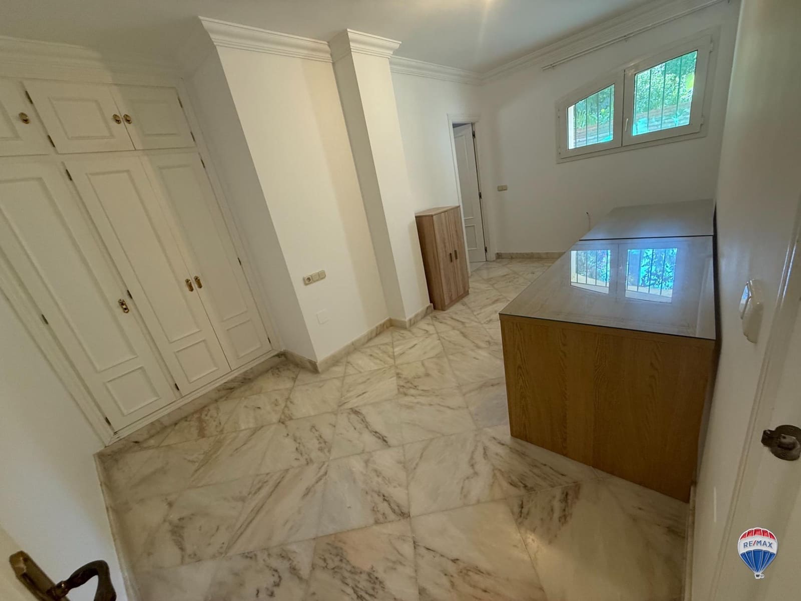 4 soverom Leilighet til salgs i Malaga by med svømmebasseng garasje - € 1 500 000 (Ref: 9311118)