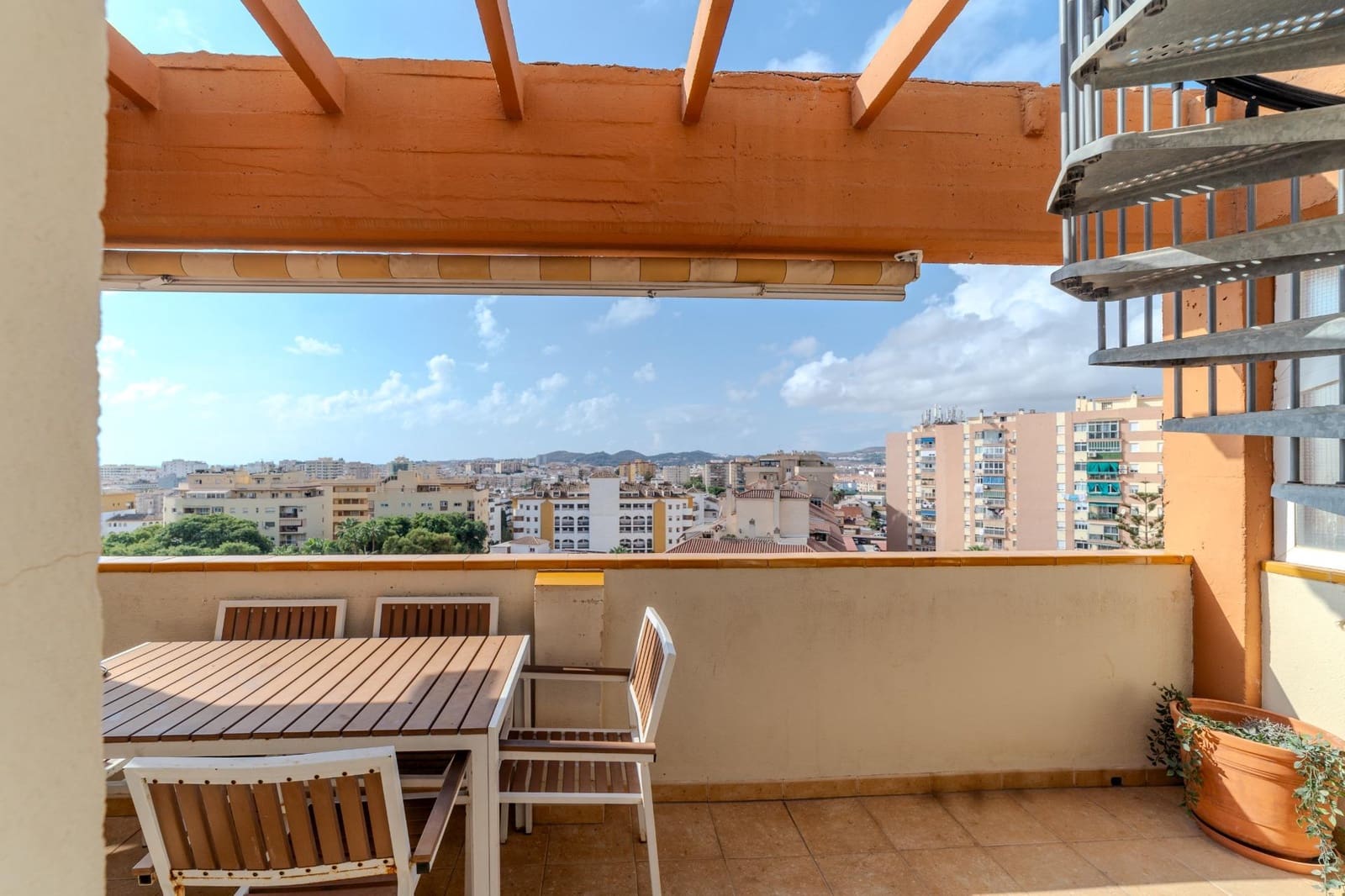 2 chambre Penthouse à vendre à Fuengirola avec piscine - 490 000 € (Ref: 9330869)