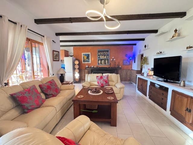 Chalet de 9 habitaciones en Ojen en venta - 470.000 € (Ref: 9344996)