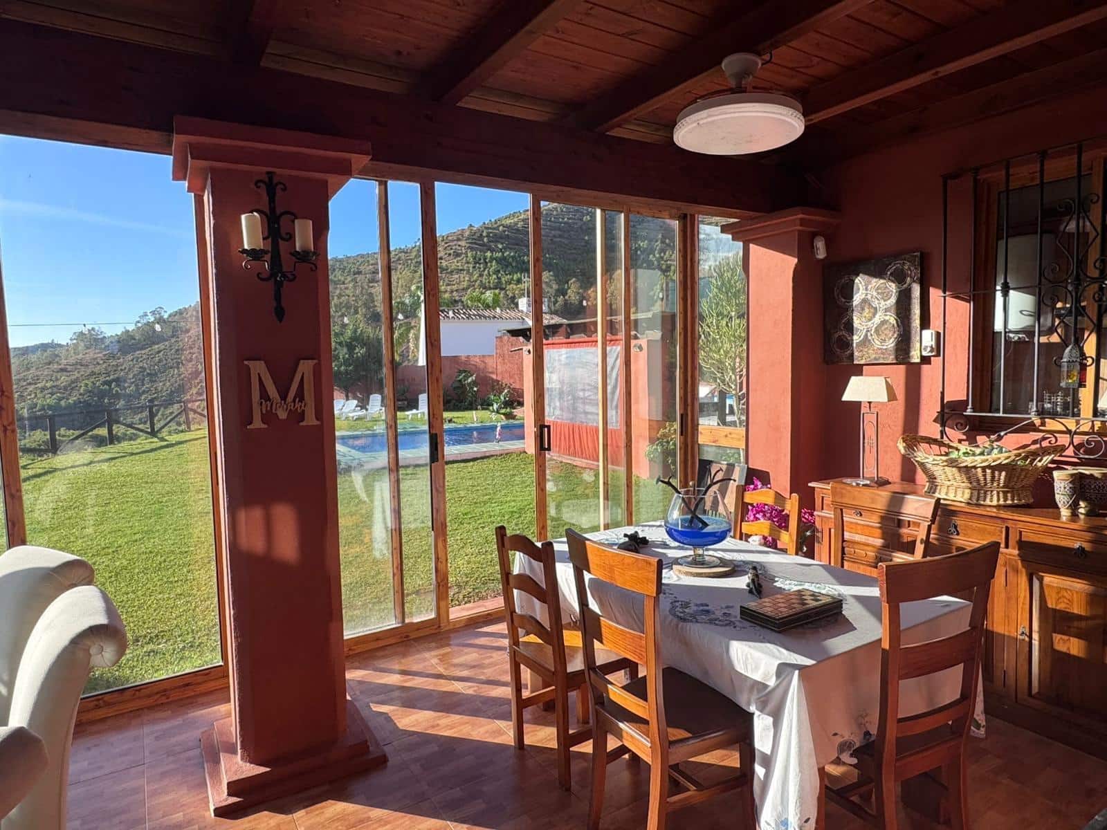 Chalet de 9 habitaciones en Ojen en venta - 470.000 € (Ref: 9344996)