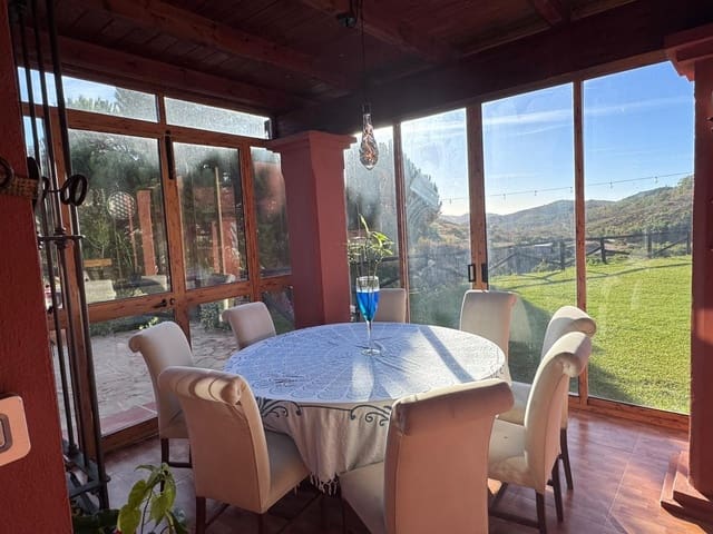 Chalet de 9 habitaciones en Ojen en venta - 470.000 € (Ref: 9344996)