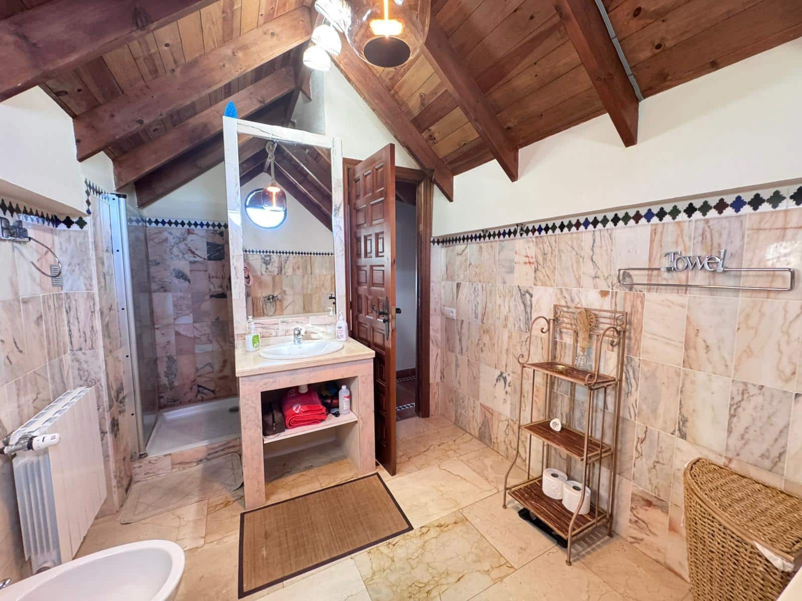 Chalet de 9 habitaciones en Ojen en venta - 470.000 € (Ref: 9344996)