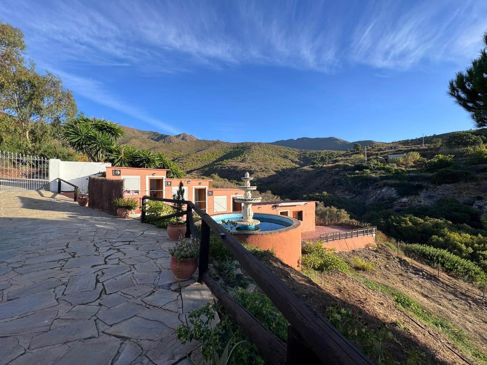 Chalet de 9 habitaciones en Ojen en venta - 470.000 € (Ref: 9344996)