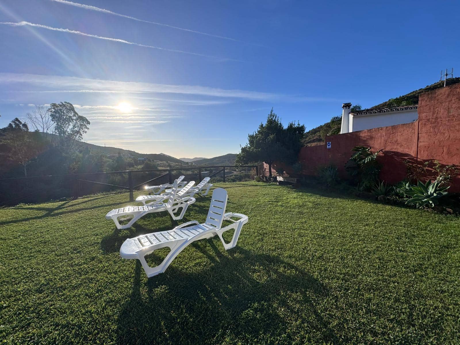 Chalet de 9 habitaciones en Ojen en venta - 470.000 € (Ref: 9344996)