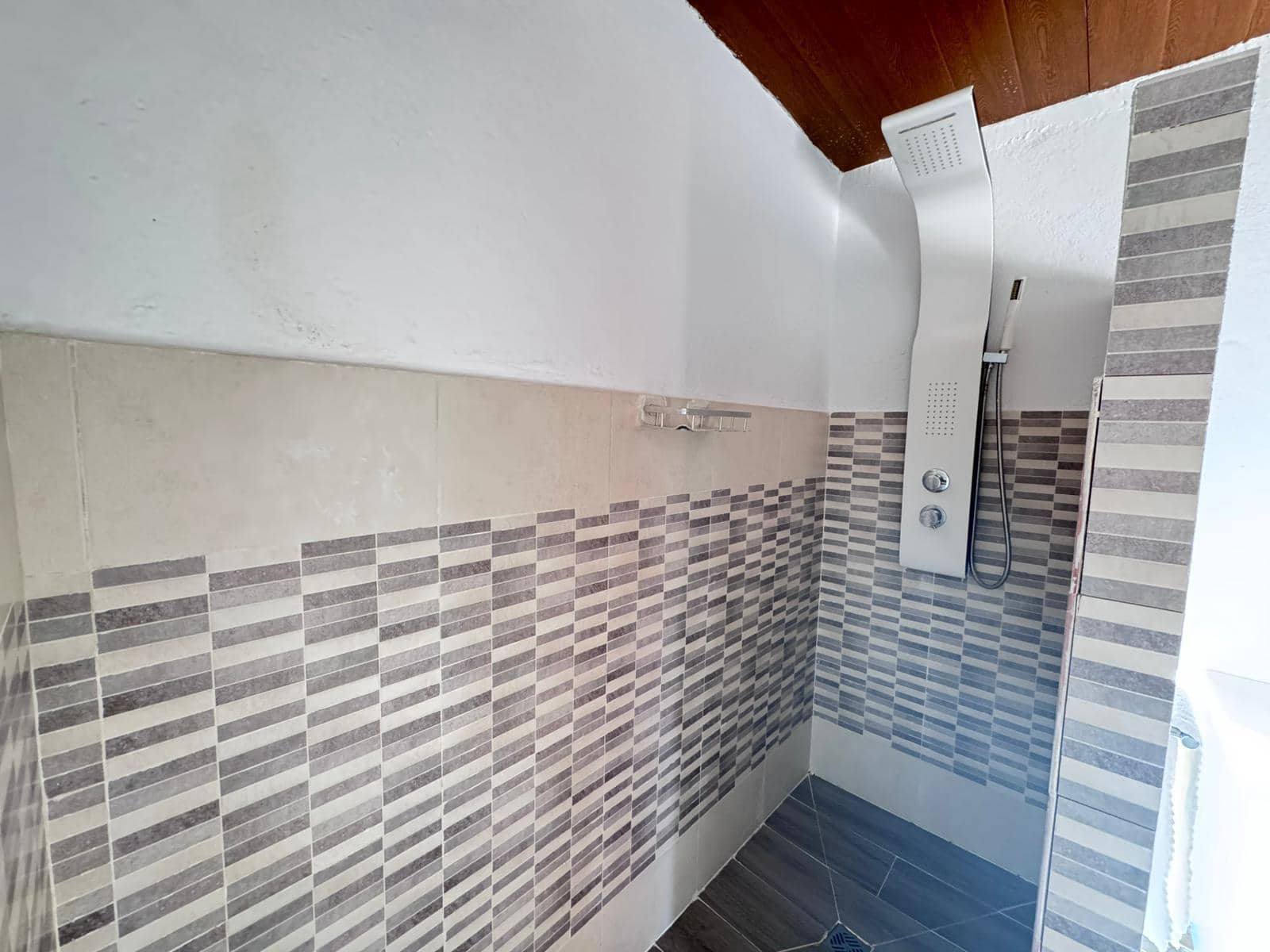 Chalet de 9 habitaciones en Ojen en venta - 470.000 € (Ref: 9344996)