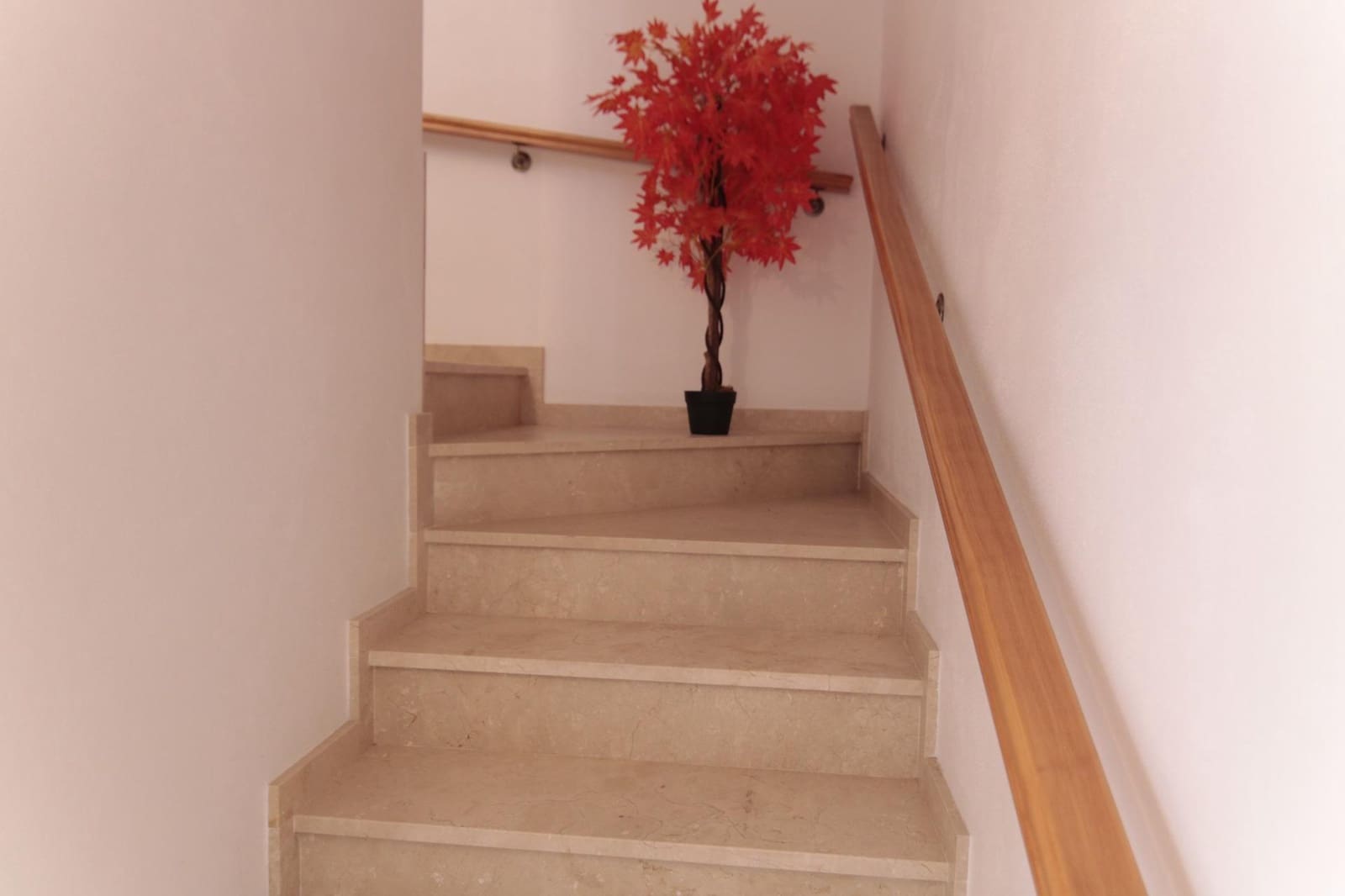 5 chambre Villa/Maison Mitoyenne à vendre à Guaro - 285 000 € (Ref: 9347651)