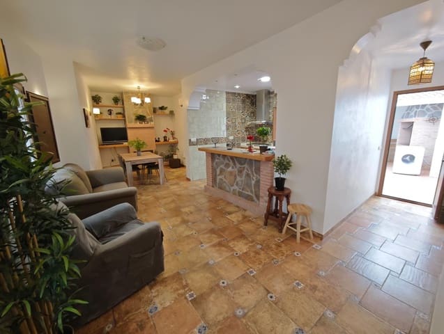 5 soveværelse Rækkehus til salg i Guaro - € 285.000 (Ref: 9347651)