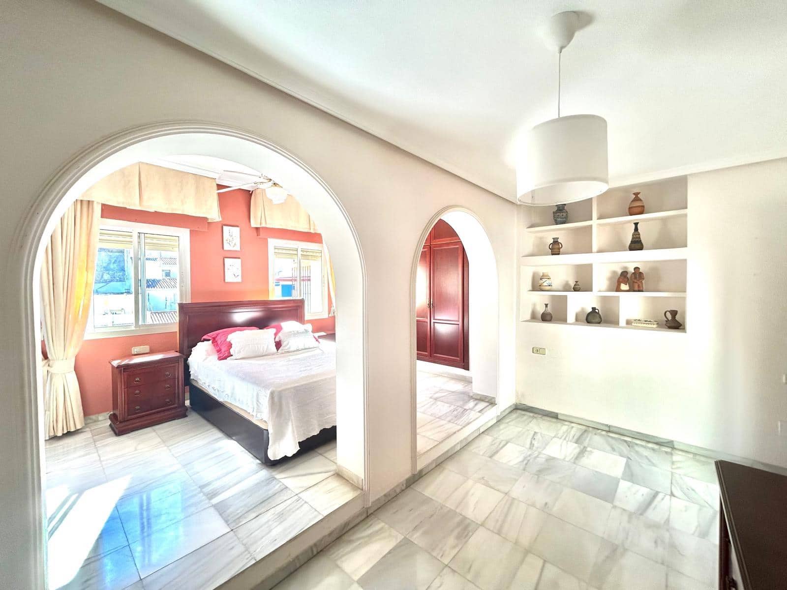 4 soverom Penthouse til leie i Malaga by med garasje - € 1 750 (Ref: 9347653)