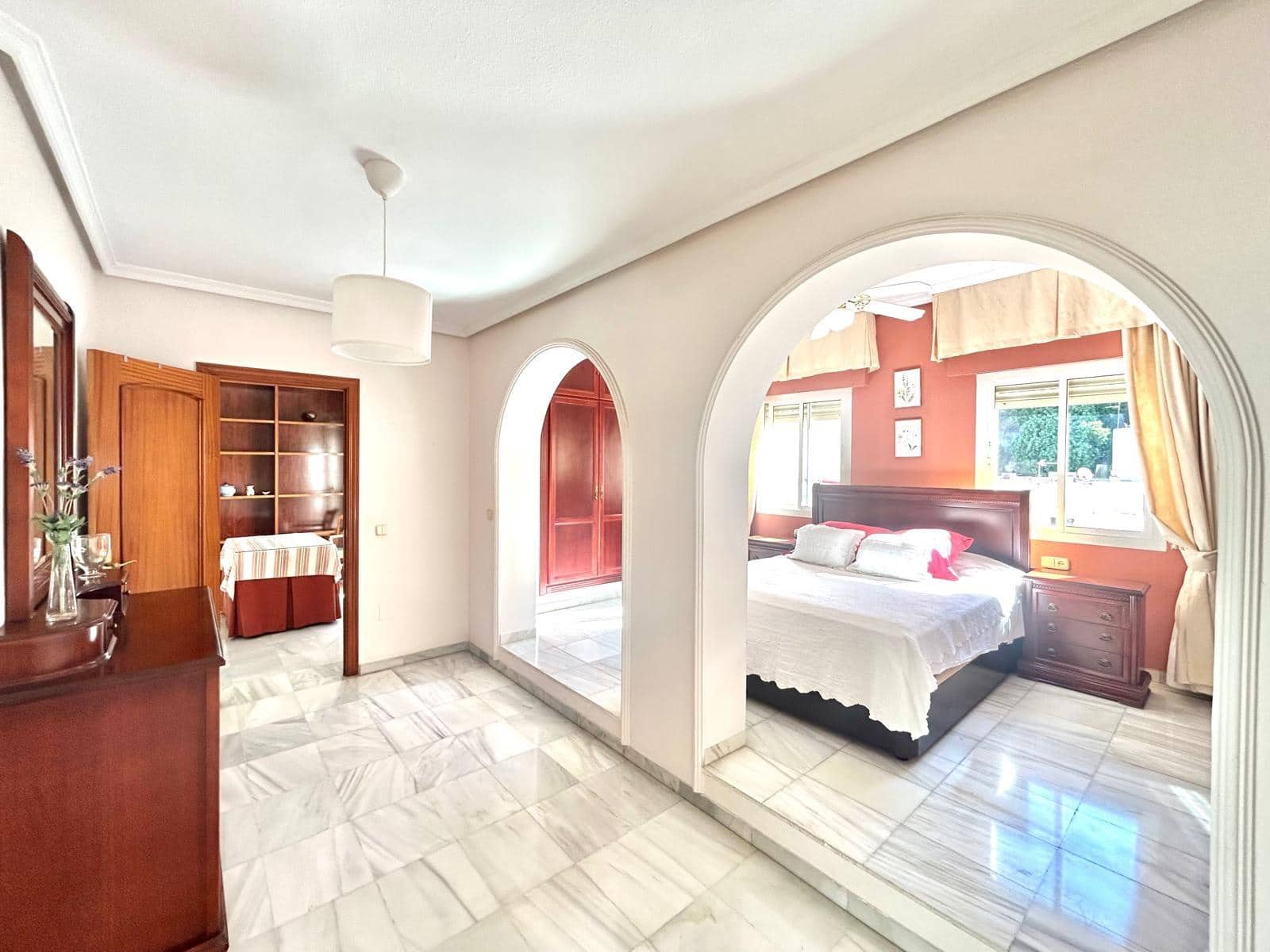 4 soverom Penthouse til leie i Malaga by med garasje - € 1 750 (Ref: 9347653)