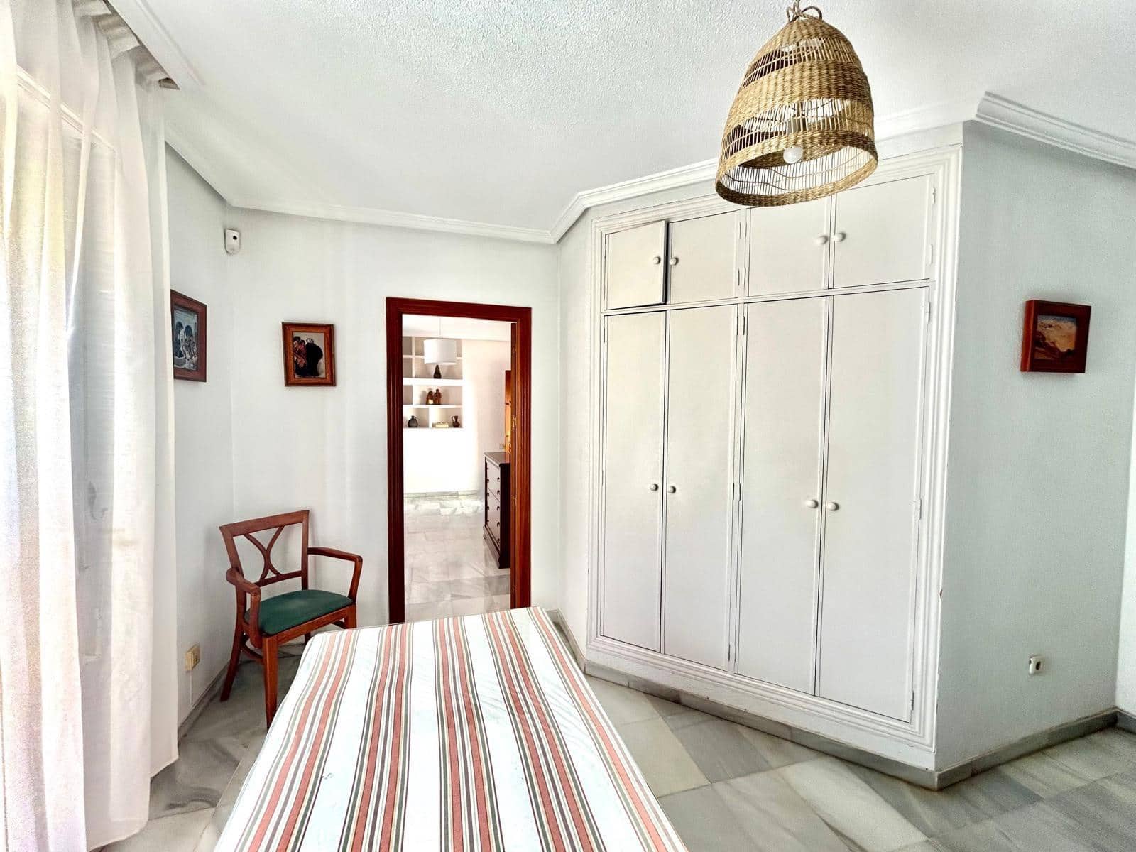 4 soverom Penthouse til leie i Malaga by med garasje - € 1 750 (Ref: 9347653)