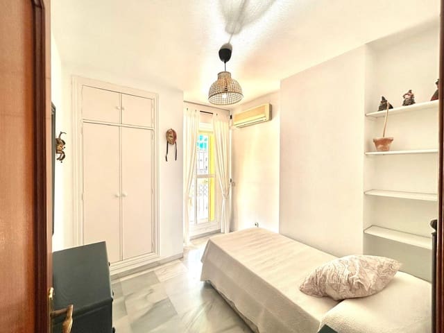 4 quarto Penthouse para arrendar em Málaga cidade com garagem - 1 750 € (Ref: 9347653)