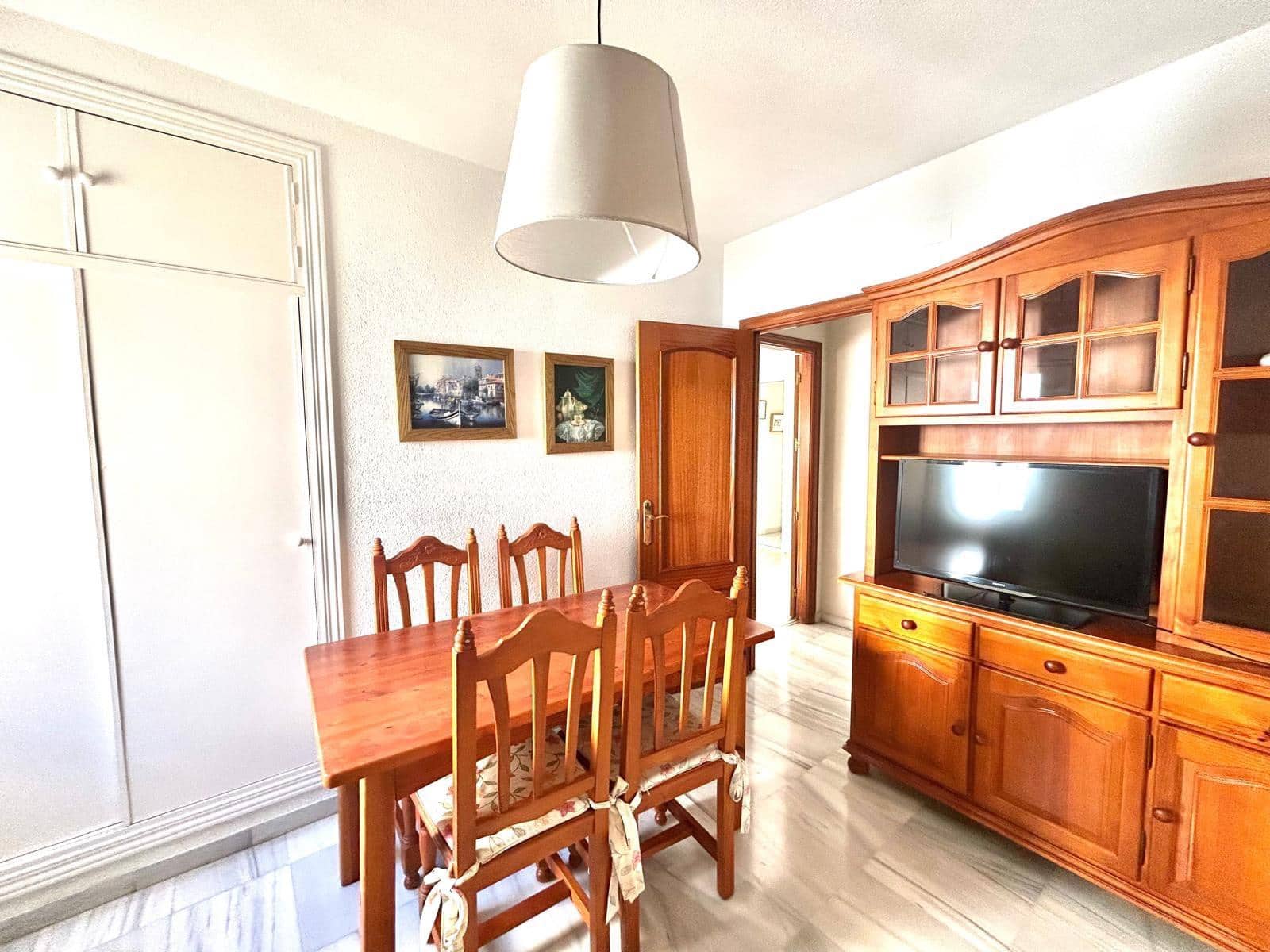 4 sovrum Takvåning att hyra i Malaga stad med garage - 1 750 € (Ref: 9347653)