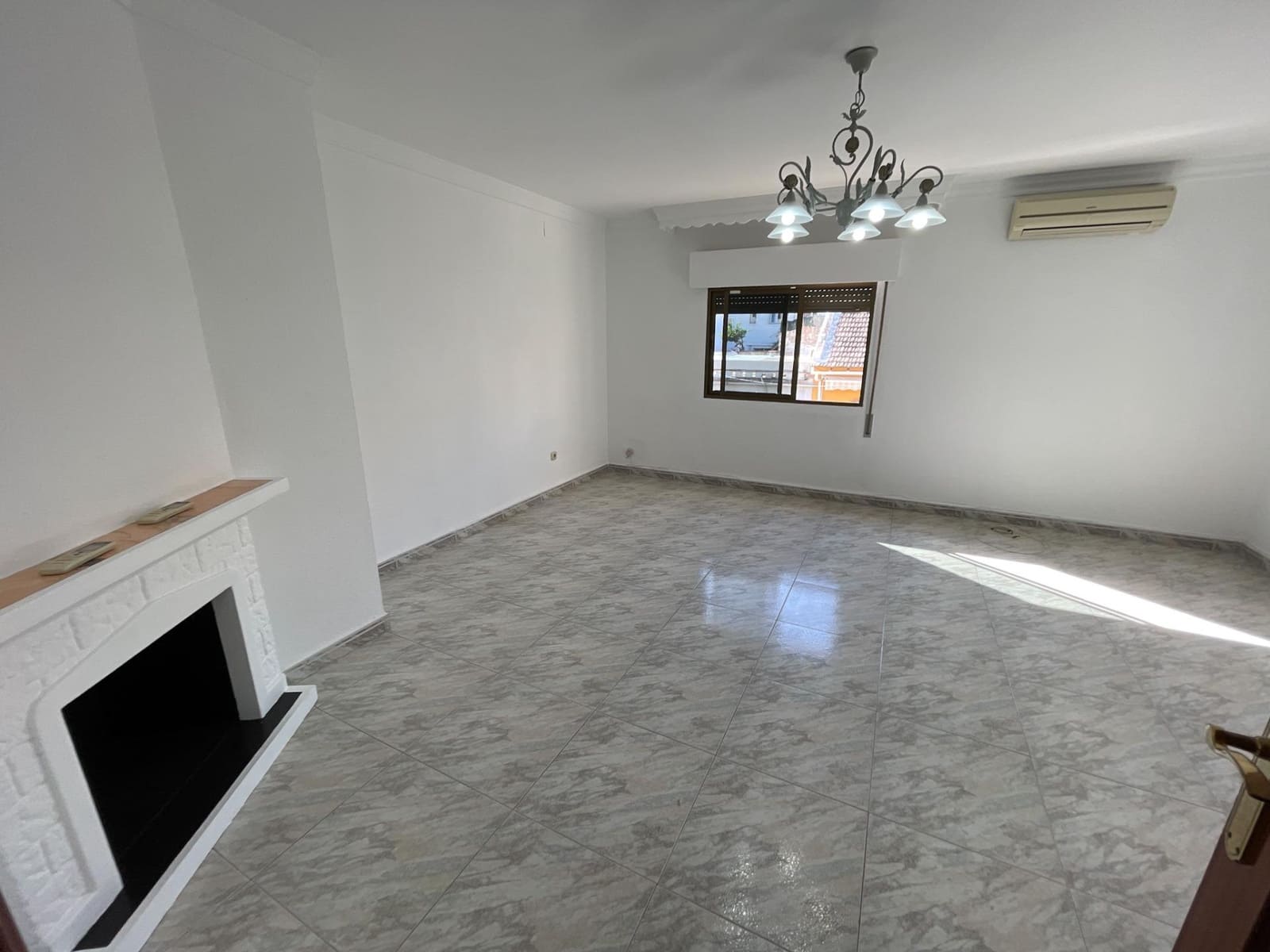 6 soveværelse Byhus til salg i Malaga by med garage - € 690.000 (Ref: 9347662)