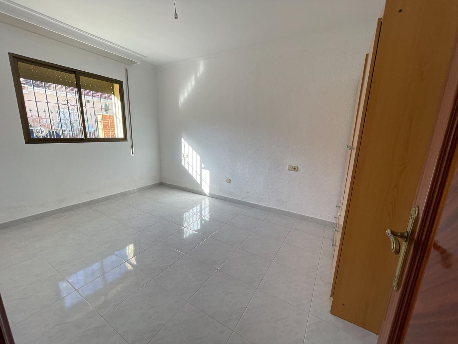 6 soveværelse Byhus til salg i Malaga by med garage - € 690.000 (Ref: 9347662)