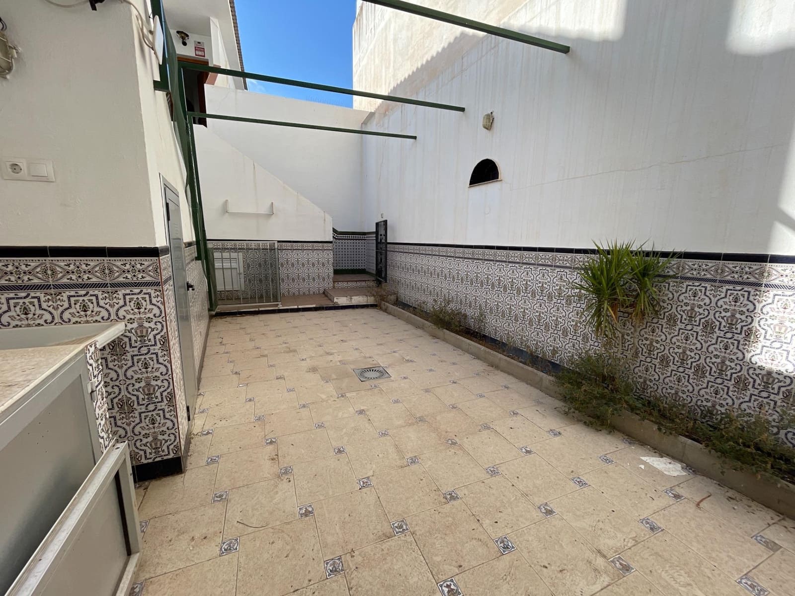 6 soveværelse Byhus til salg i Malaga by med garage - € 690.000 (Ref: 9347662)