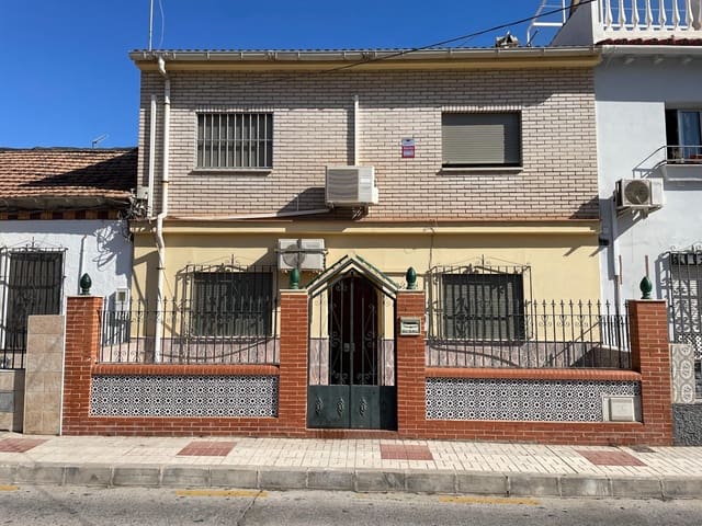 6 sypialnia Dom na sprzedaż w Arroyo de los Angeles, Miasto Málaga z garażem - 690 000 € (Ref: 9347662)