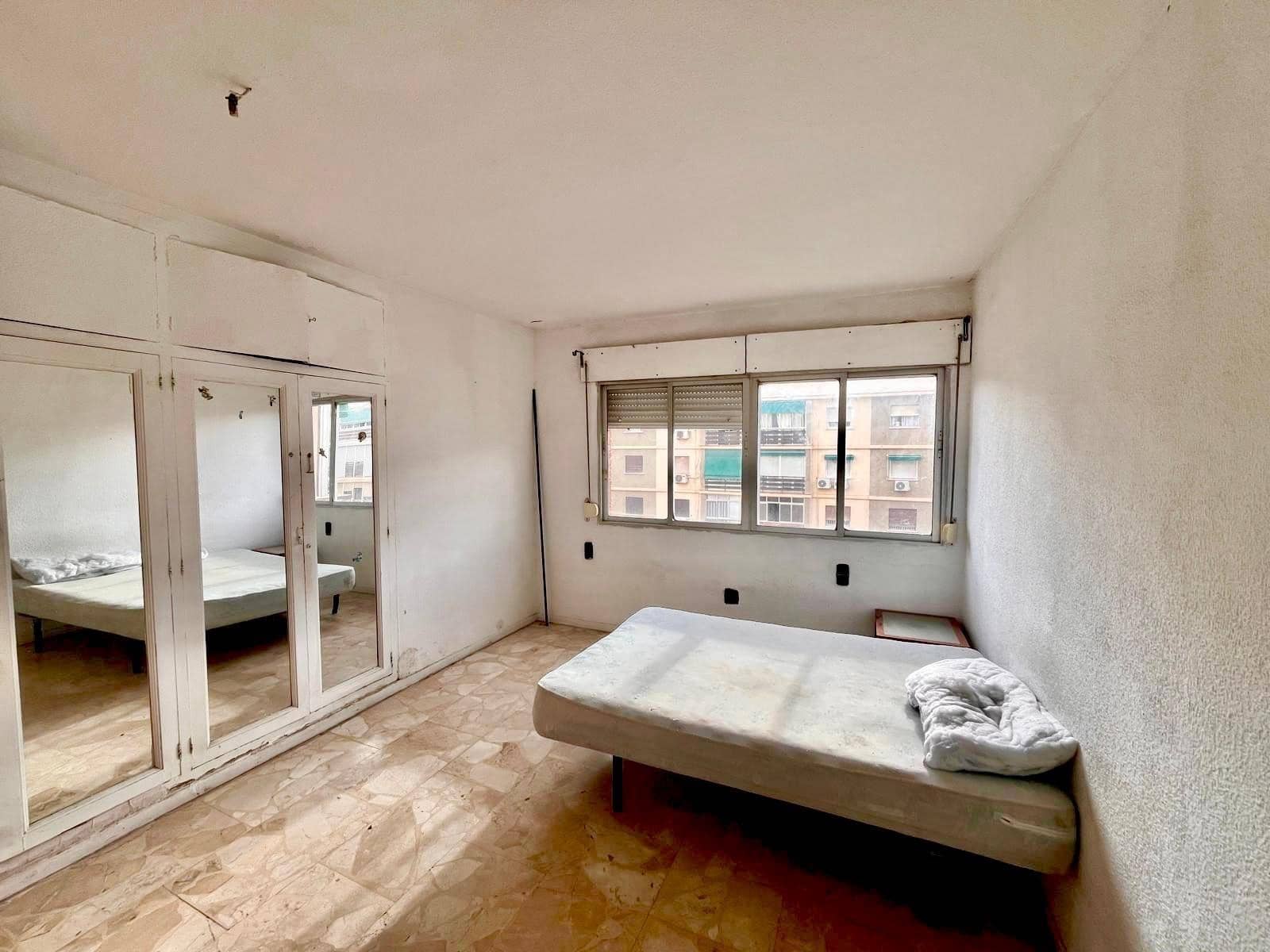 3 soveværelse Lejlighed til salg i Malaga by - € 380.000 (Ref: 9362549)