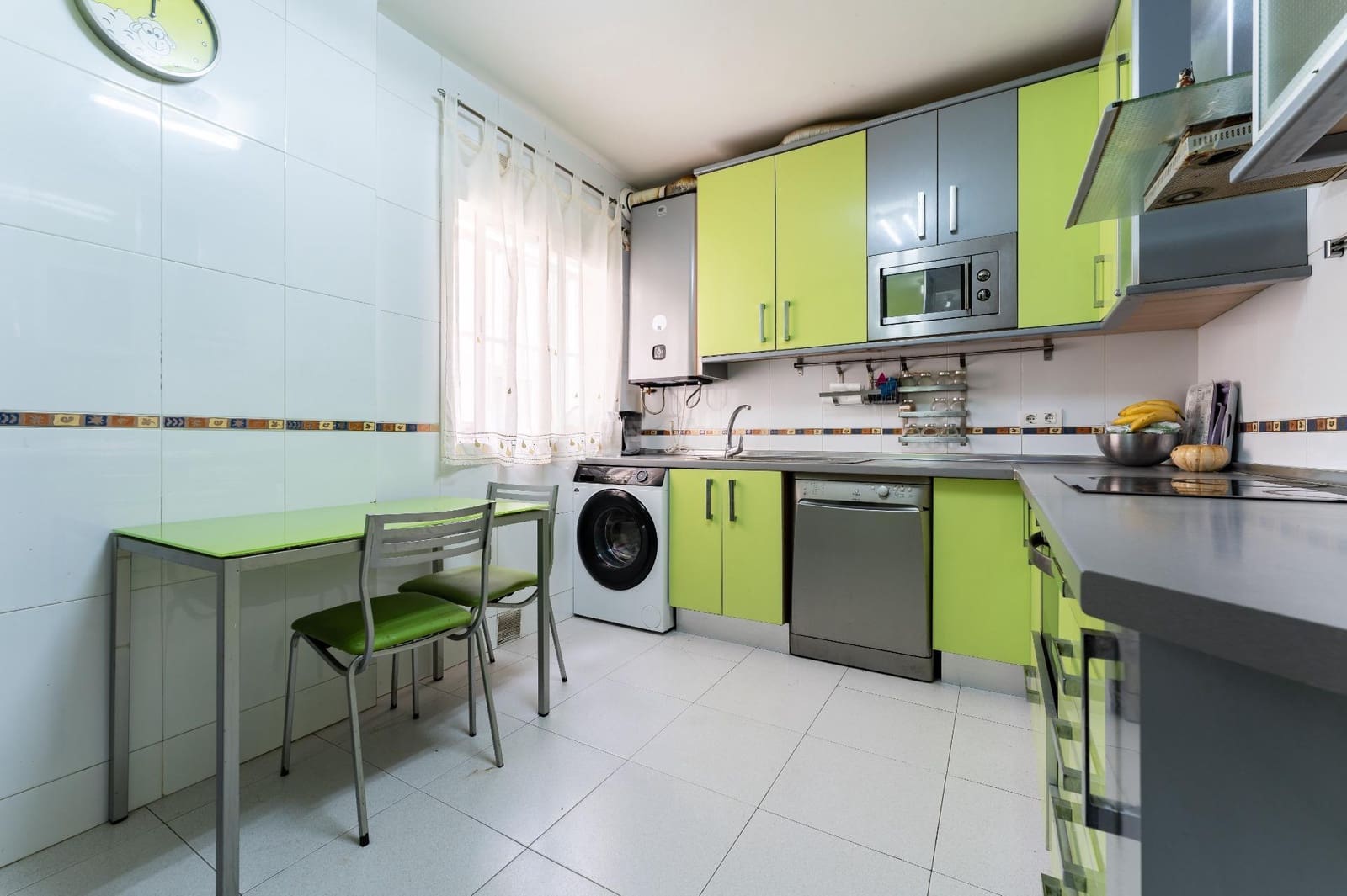 3 soverom Leilighet til salgs i Malaga by med svømmebasseng garasje - € 675 000 (Ref: 9374704)