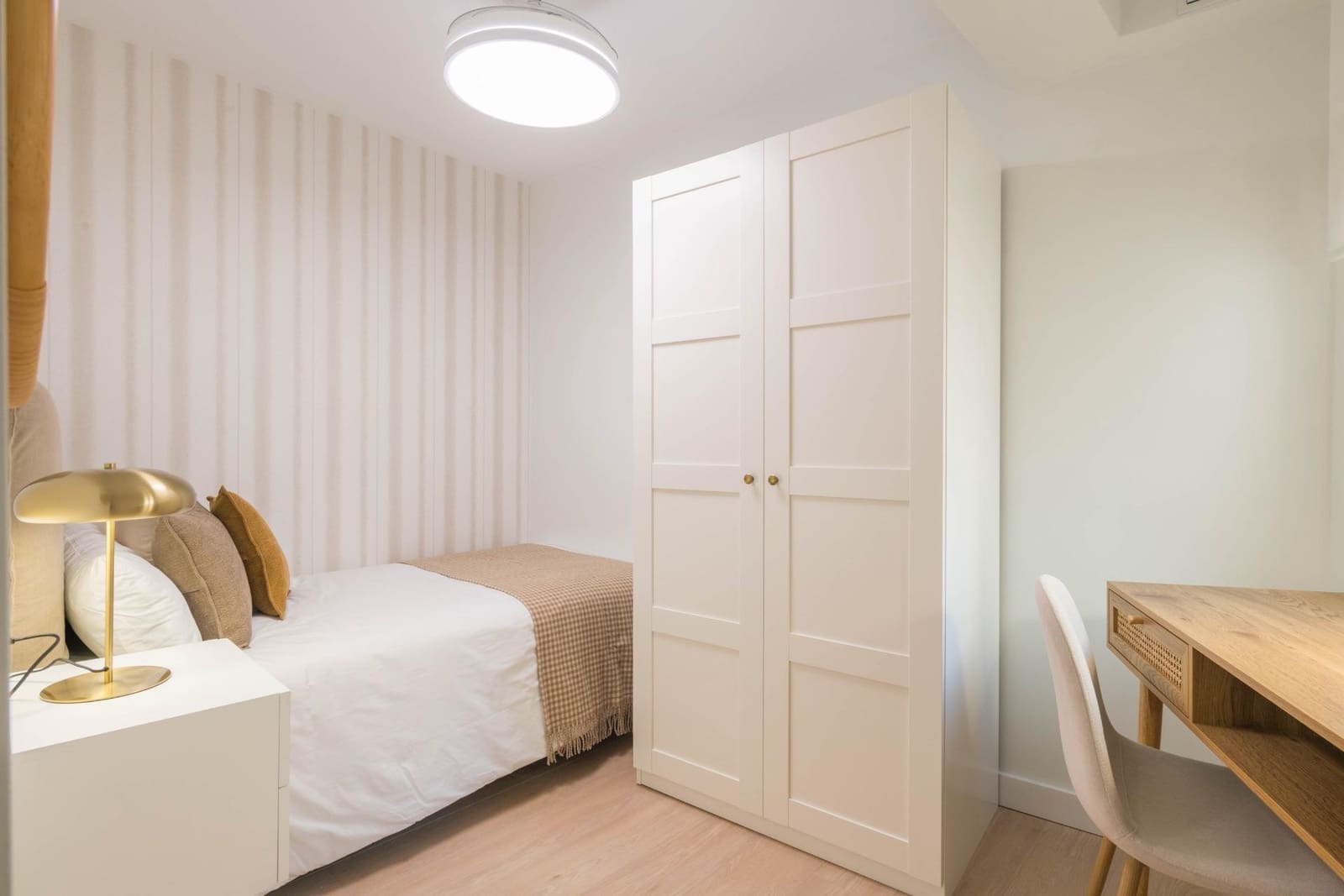 2 bedroom Flat for rent in Malaga city - € 1,250 (Ref: 9403573)