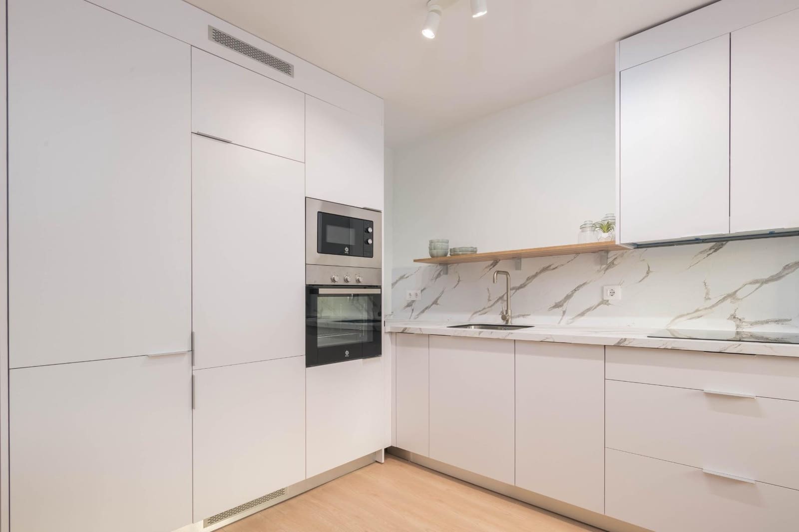 2 bedroom Flat for rent in Malaga city - € 1,250 (Ref: 9403573)