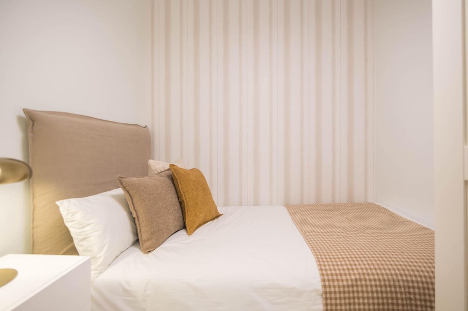 2 bedroom Flat for rent in Malaga city - € 1,250 (Ref: 9403573)