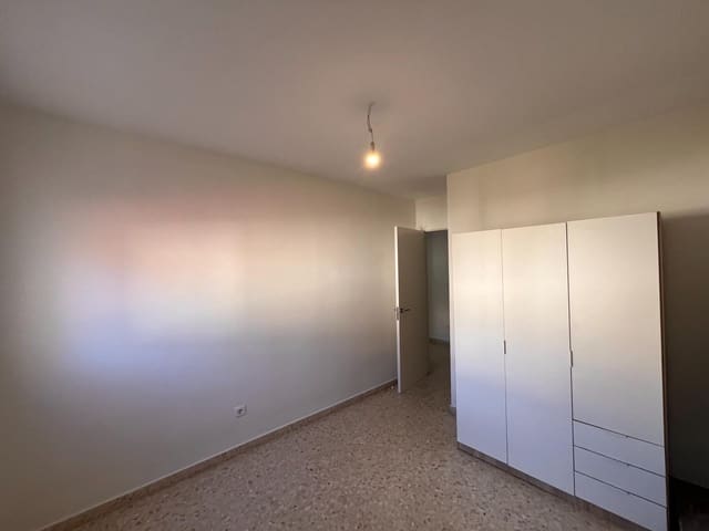3 soveværelse Lejlighed til salg i Málaga by med garage - € 430.000 (Ref: 9416061)