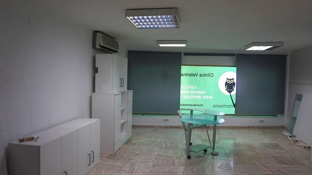 2 makuuhuone Toimisto vuokrattavana paikassa Torremolinos - 500 € (Ref: 9416062)