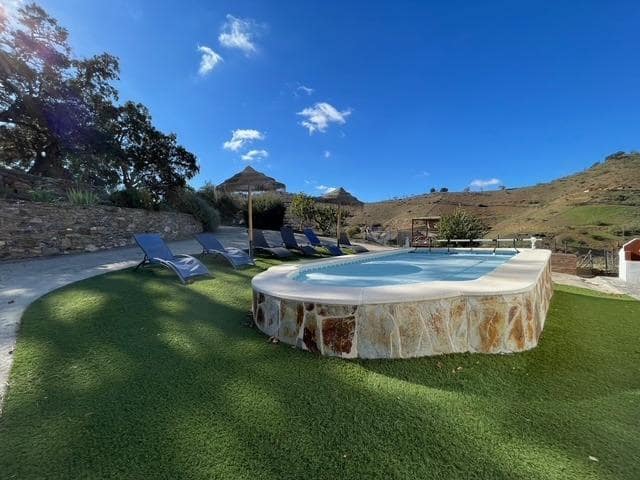 5 soveværelse Finca/Landehus til salg i Casabermeja med swimmingpool garage - € 445.000 (Ref: 9427453)