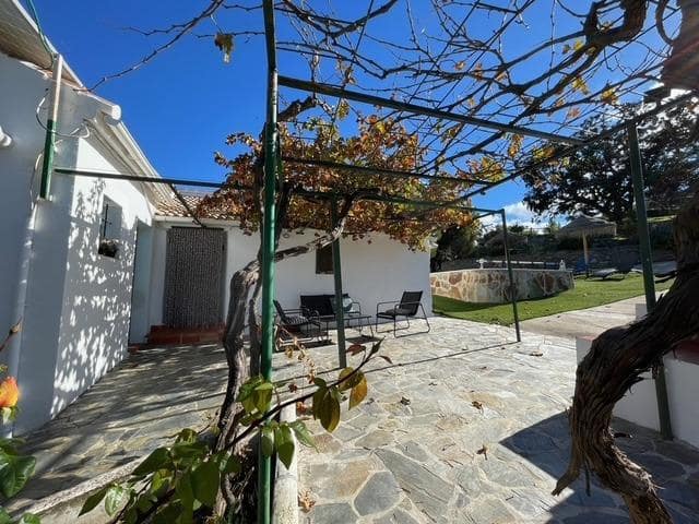 5 soveværelse Finca/Landehus til salg i Casabermeja med swimmingpool garage - € 445.000 (Ref: 9427453)