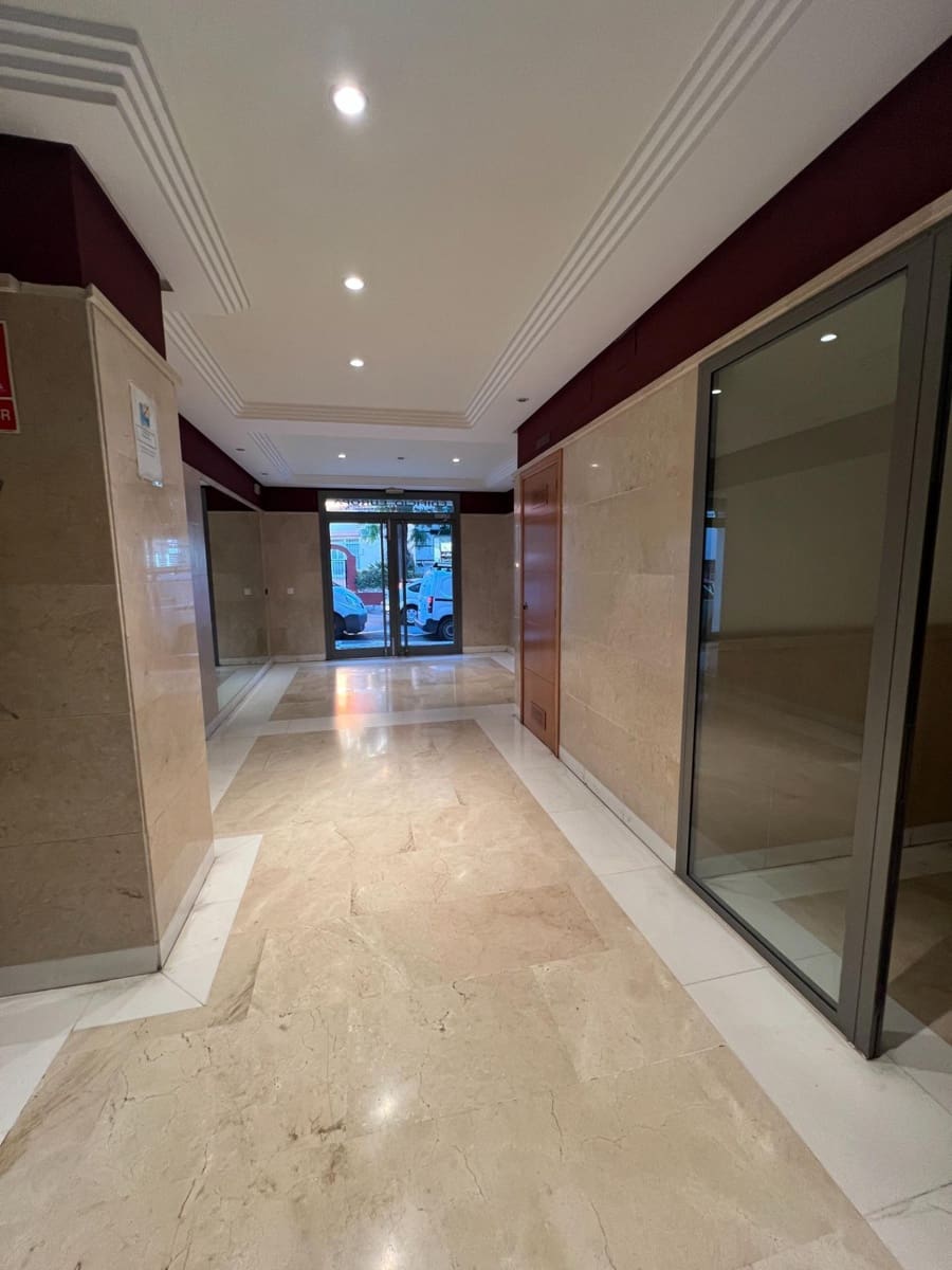 2 soveværelse Kontor til salg i Benalmadena med garage - € 225.000 (Ref: 9427454)