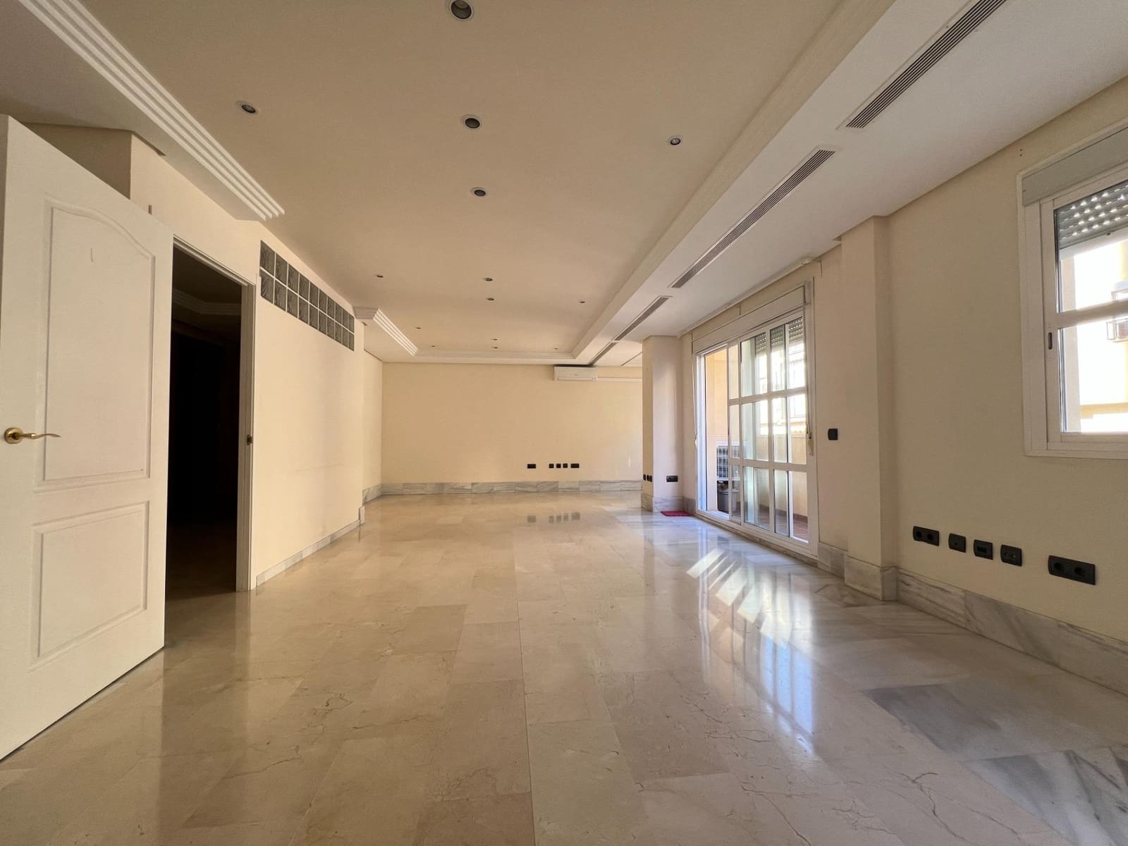 1 soveværelse Kontor til salg i Benalmadena med garage - € 260.000 (Ref: 9427454)