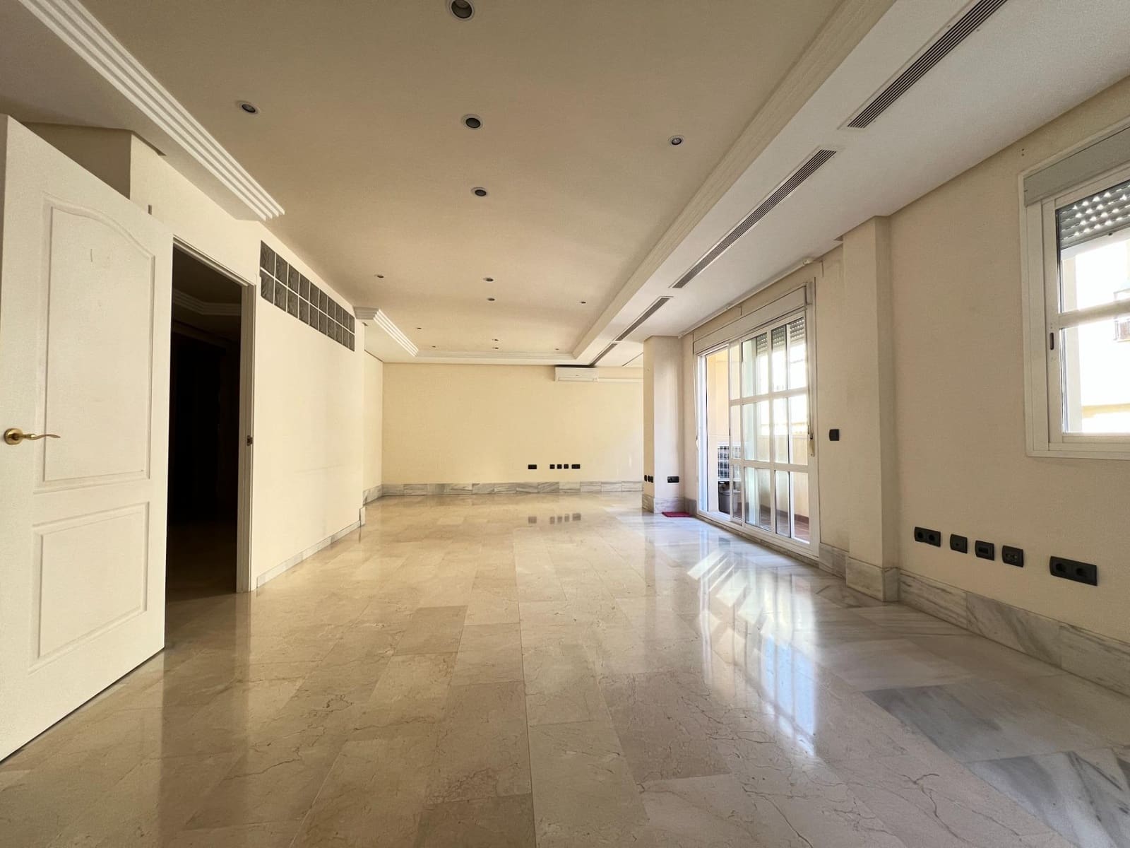 1 soveværelse Kontor til salg i Benalmadena med garage - € 260.000 (Ref: 9427454)