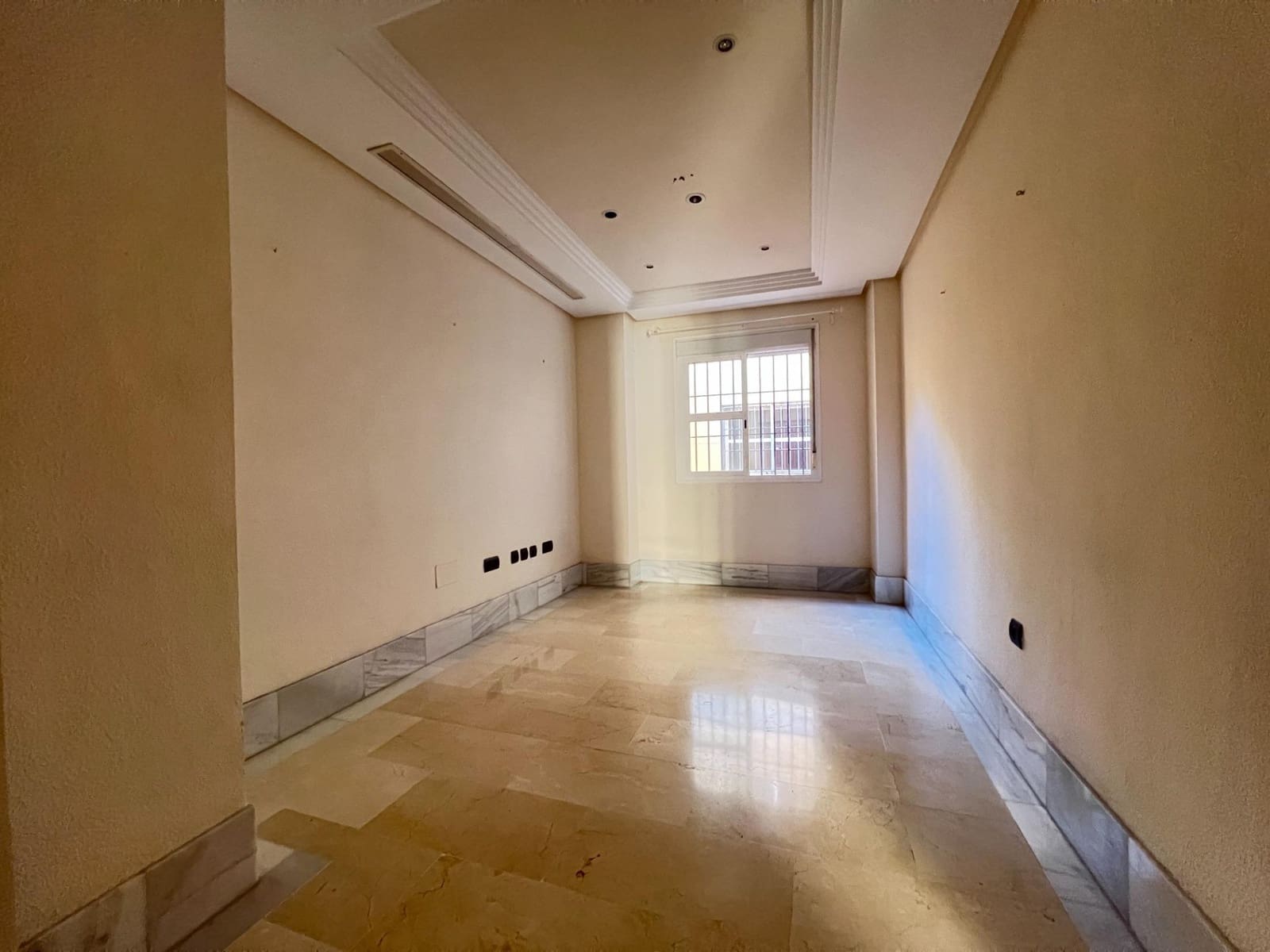 1 soveværelse Kontor til salg i Benalmadena med garage - € 260.000 (Ref: 9427454)