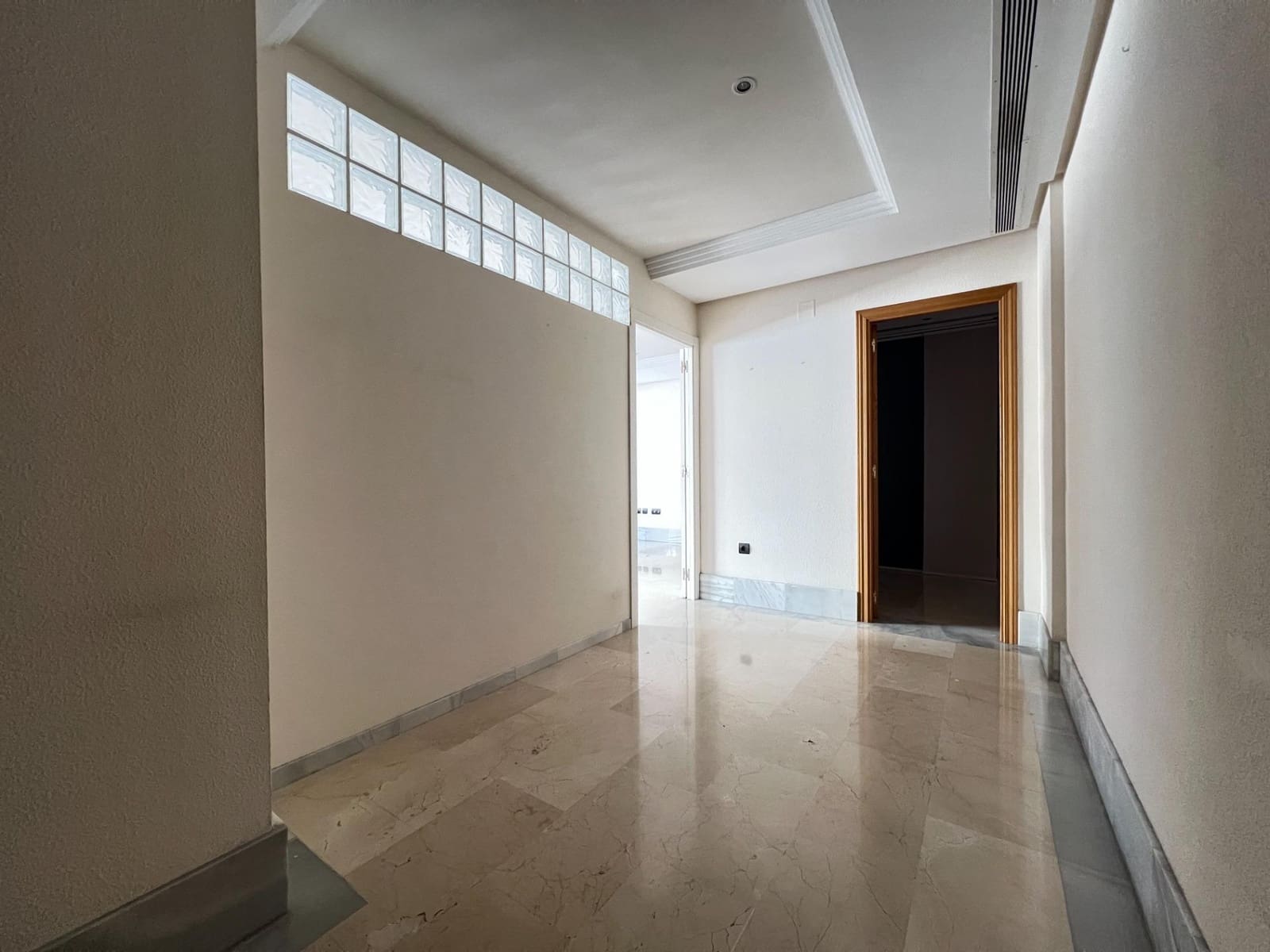 1 soveværelse Kontor til salg i Benalmadena med garage - € 260.000 (Ref: 9427454)