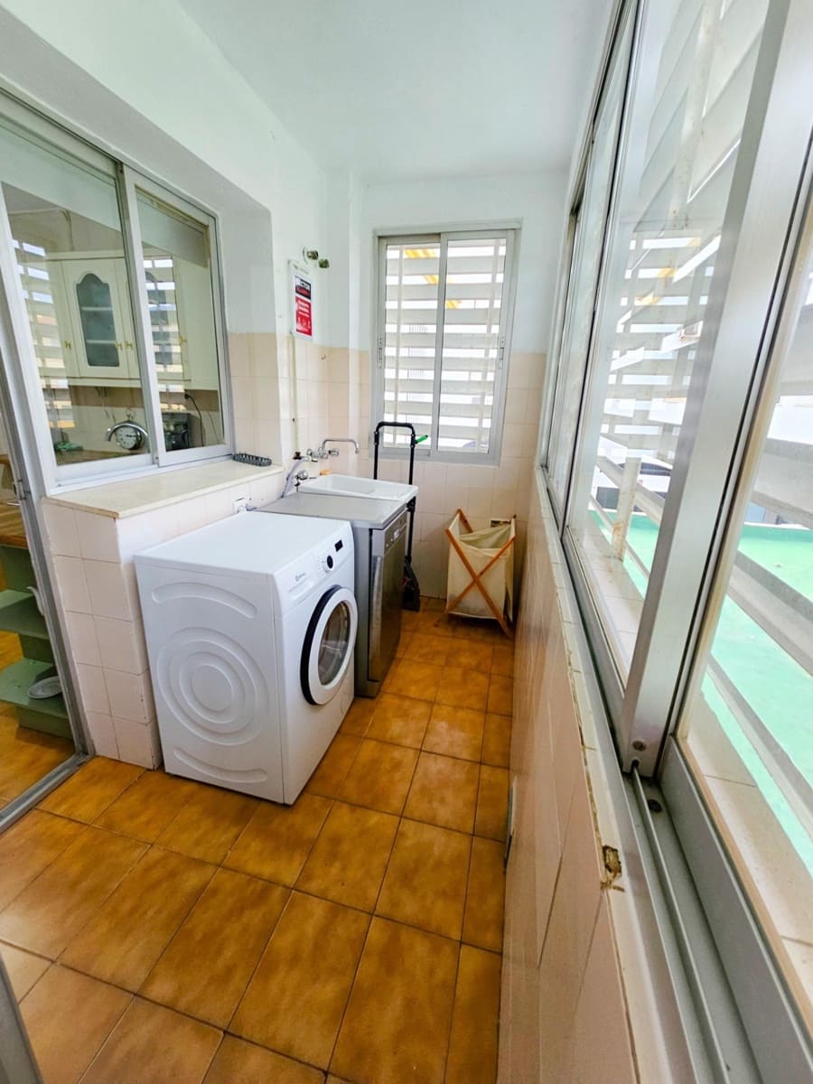 3 slaapkamer Flat te huur in Fuengirola met garage - € 1.500 (Ref: 9436112)