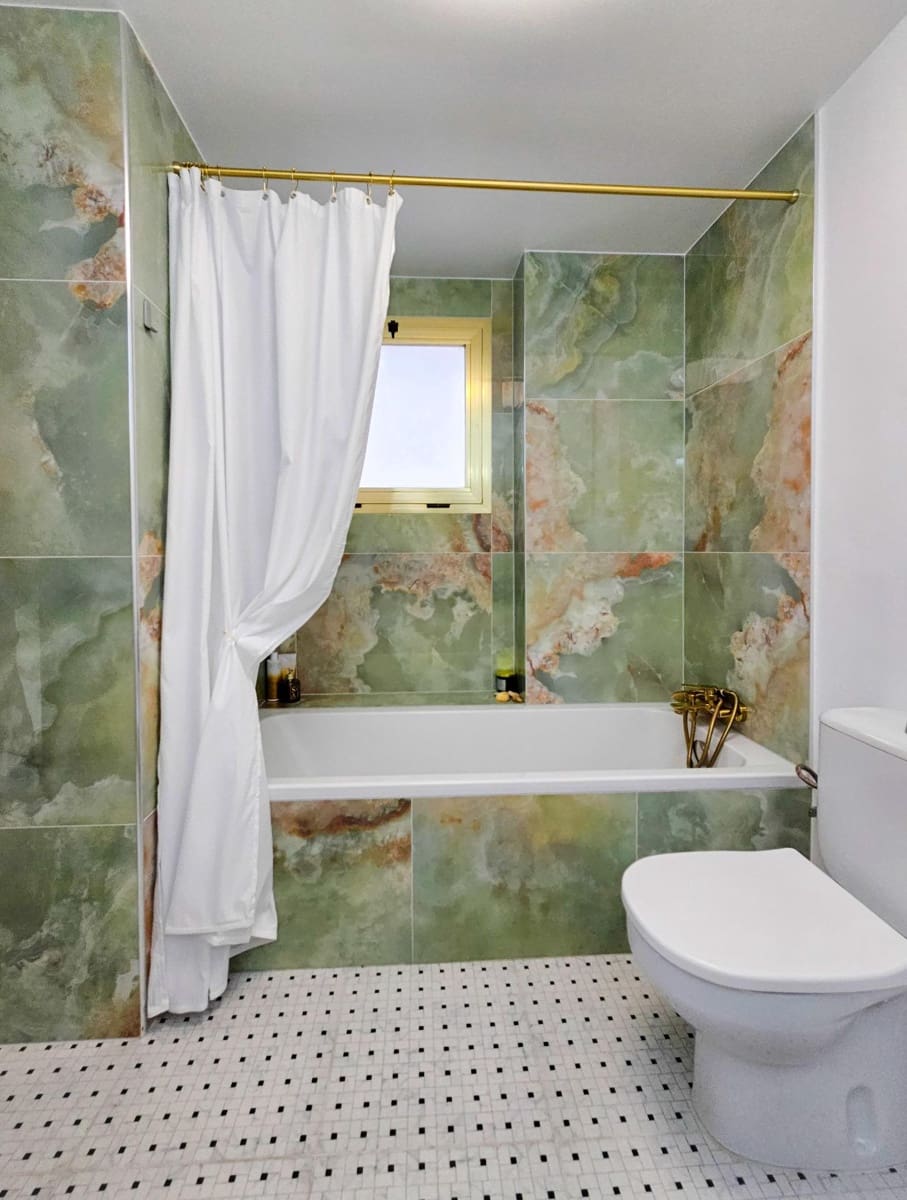 3 slaapkamer Flat te huur in Fuengirola met garage - € 1.500 (Ref: 9436112)