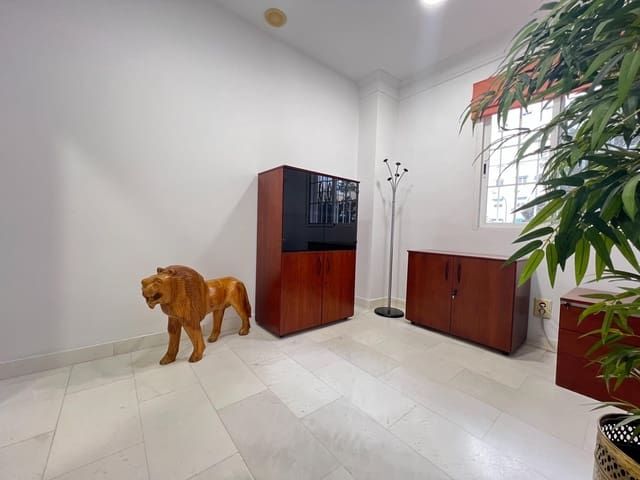 Bureau à louer à Gamarra, Malaga ville - 1 100 € (Ref: 9446629)