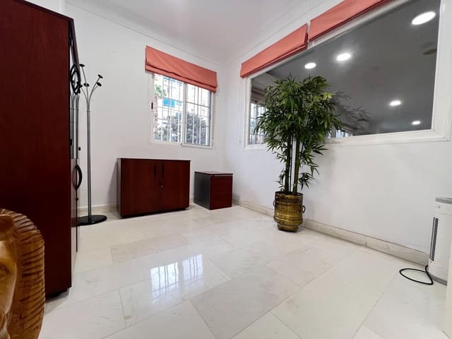 Bureau à louer à Gamarra, Malaga ville - 1 100 € (Ref: 9446629)