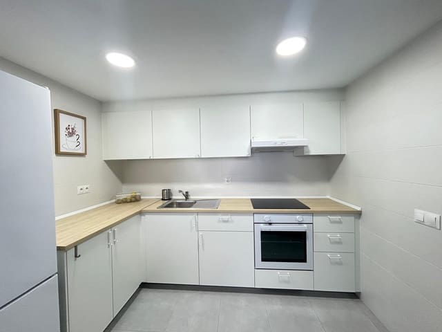 Villa/Maison de 3 chambres à louer à Malaga ville avec garage - 1 300 € (Ref: 9446630)