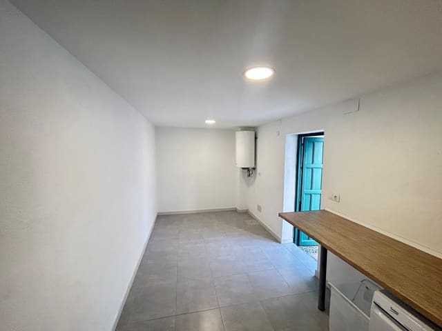 Villa/Maison de 3 chambres à louer à Malaga ville avec garage - 1 300 € (Ref: 9446630)