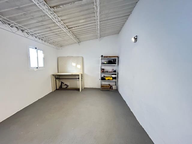 Villa/Maison de 3 chambres à louer à Malaga ville avec garage - 1 300 € (Ref: 9446630)