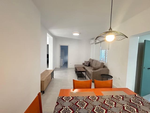 Villa/Maison de 3 chambres à louer à Malaga ville avec garage - 1 300 € (Ref: 9446630)