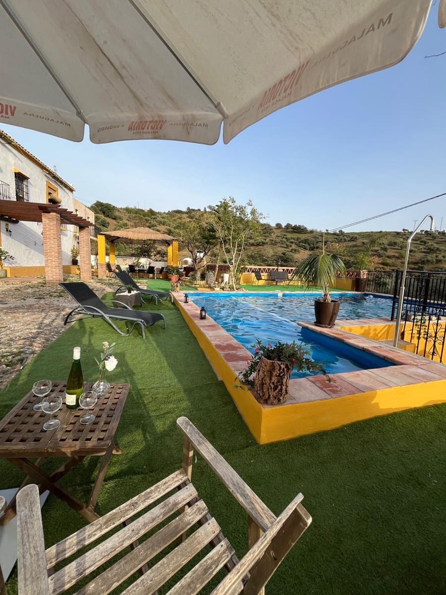 11 sovrum Finca/Hus på landet till salu i Malaga stad med pool - 1 200 000 € (Ref: 9452315)